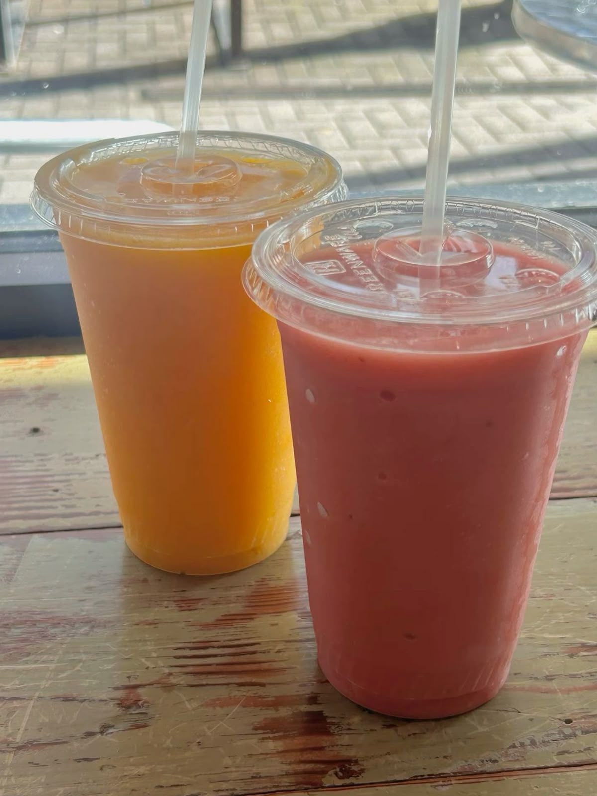 Jugos de Chinola y Cerezas